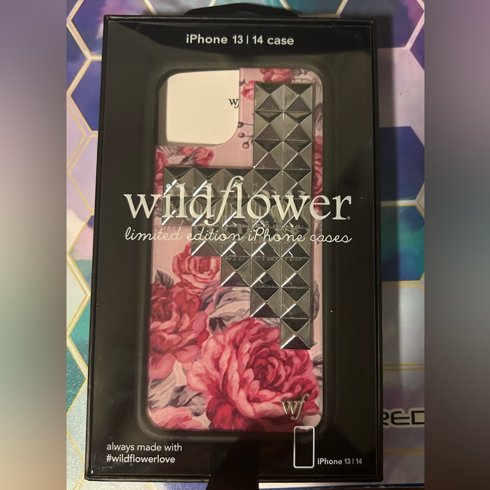 wildflower iphone 13-14 pink flower stud case